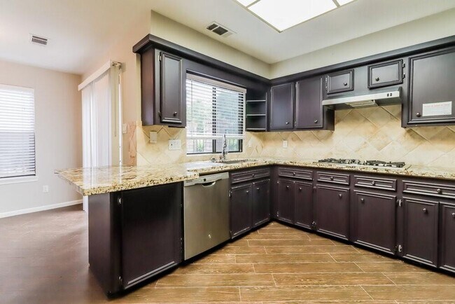 Building Photo - Cedar Valley Drive, Missouri City, TX 77459 - 3 BR 2 BA single-family home