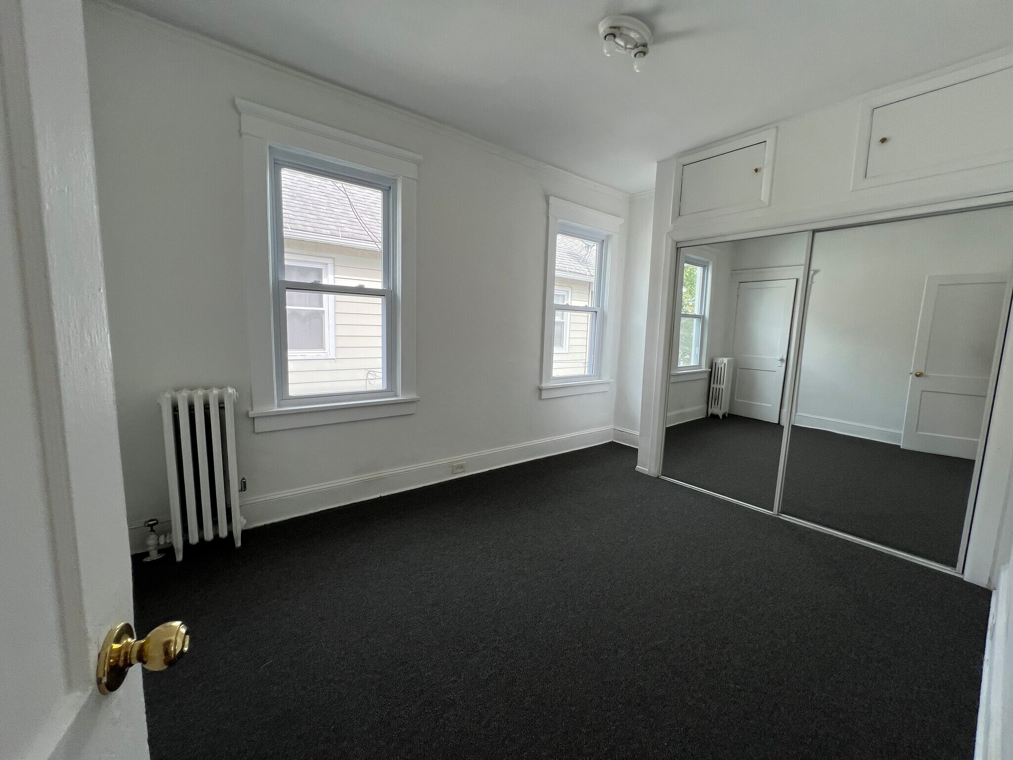 Building Photo - 410 Cedar Ave