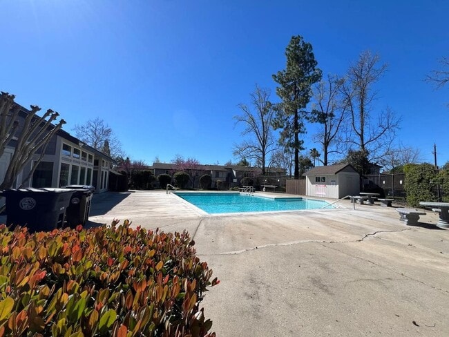 Building Photo - For Rent – Remodeled 2-Bedroom Condo in Citrus Heights