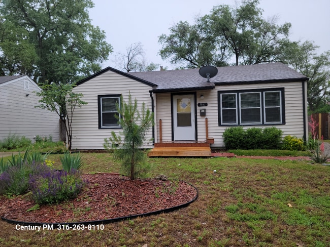 Building Photo - 5941 E Bellaire Ave