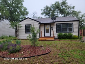 Building Photo - 5941 E Bellaire Ave