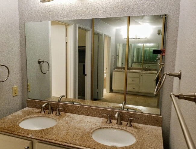 Building Photo - Mission Valley remodeled 2 bed 2 bath vinyl wood floors