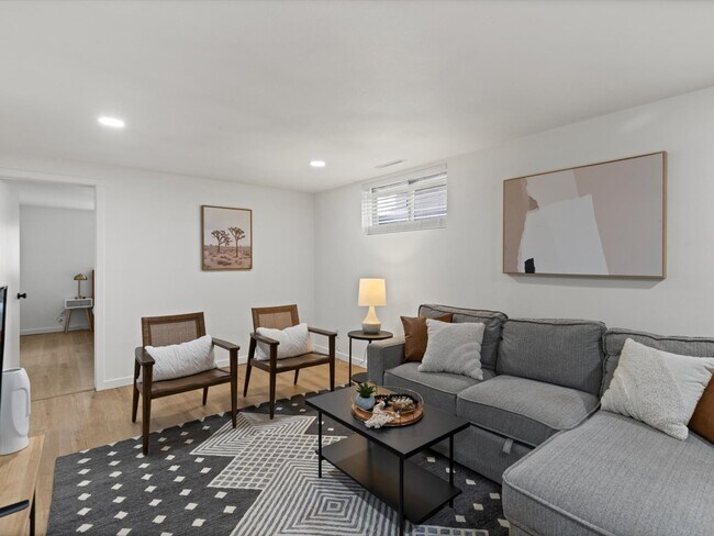 Building Photo - 4899 Sonata Dr