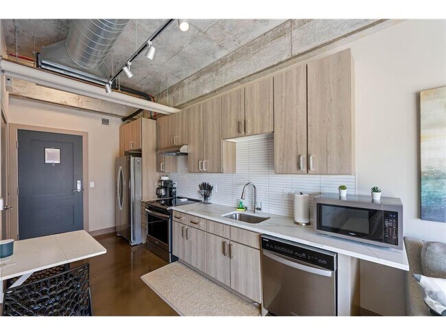 Building Photo - 728 N 3rd St