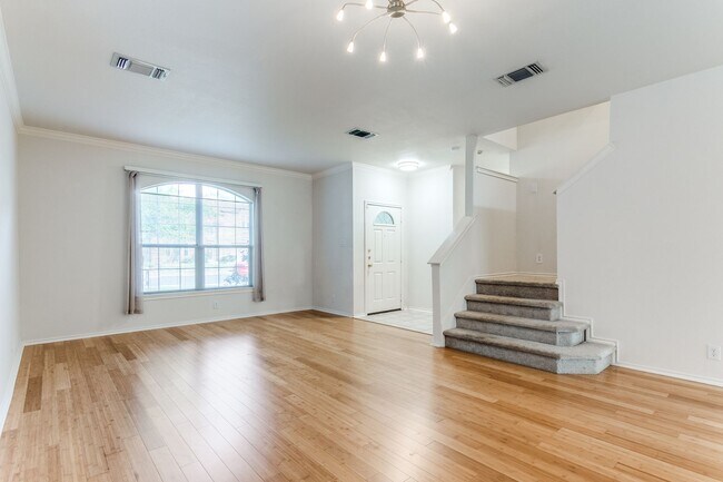 Building Photo - 4-BEDROOM IN PRESTON HOLLOW