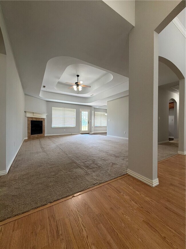 Building Photo - 2330 N Stonecrest Dr