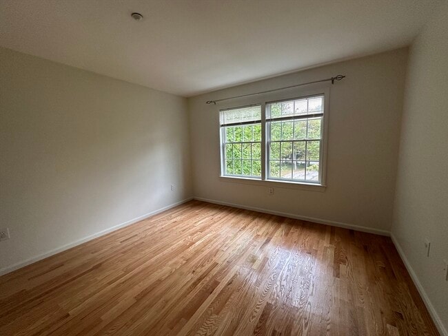 Building Photo - 18 Edgemoor Cir