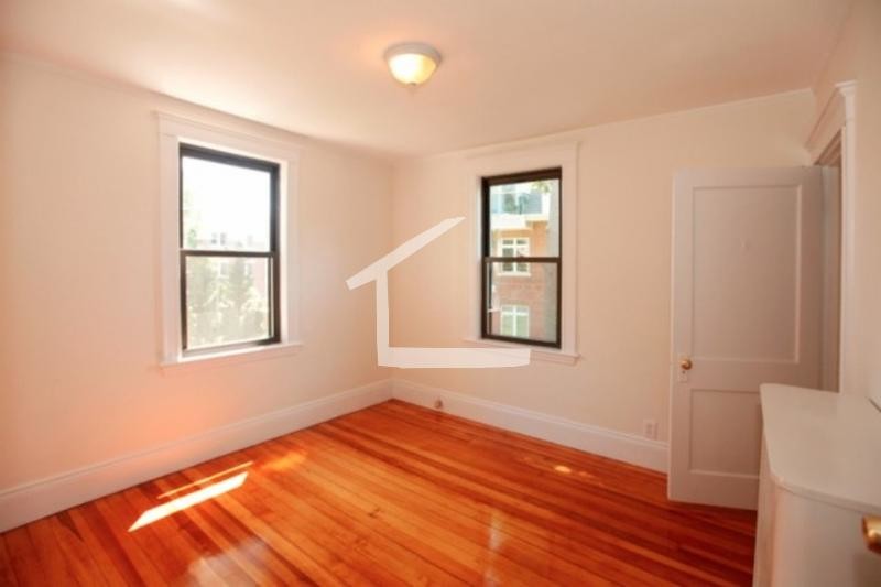 Building Photo - 508 Heath St
