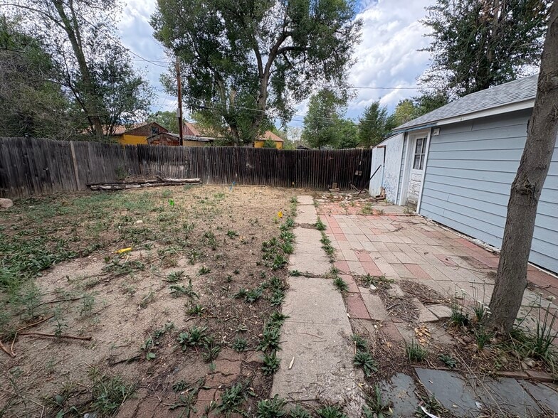 Building Photo - 622 E Saint Elmo Ave