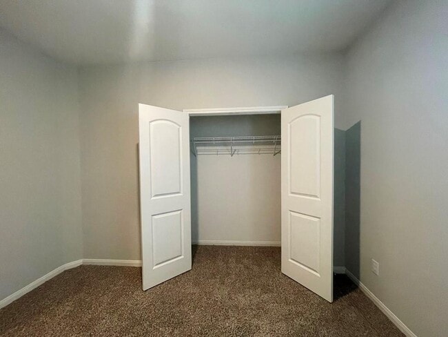 Building Photo - 228 Star Spangled Dr