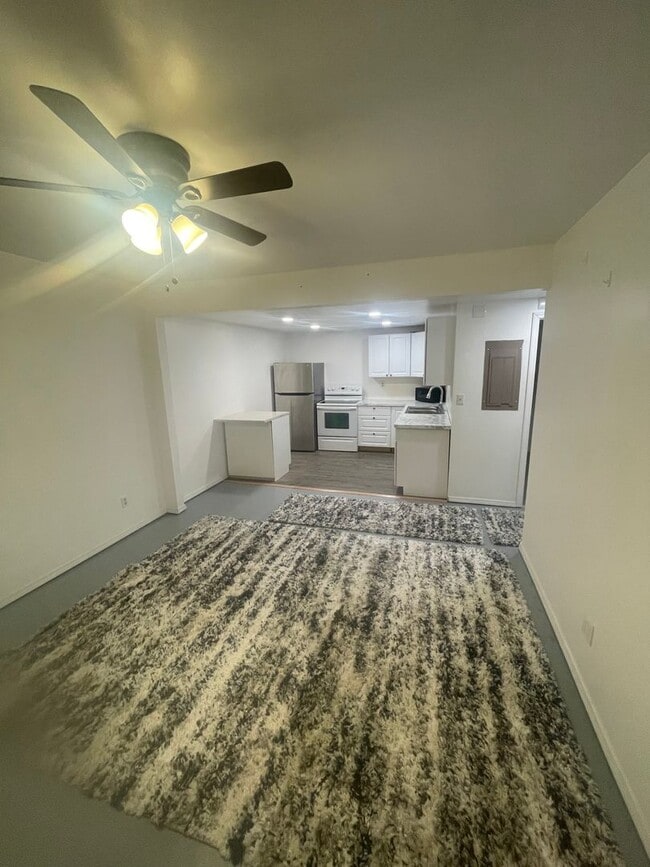 Building Photo - On an acre in Palmer! 4 bedrooms/3 bathrooms Oversized 2car garage PLUS additional shop! Addition...