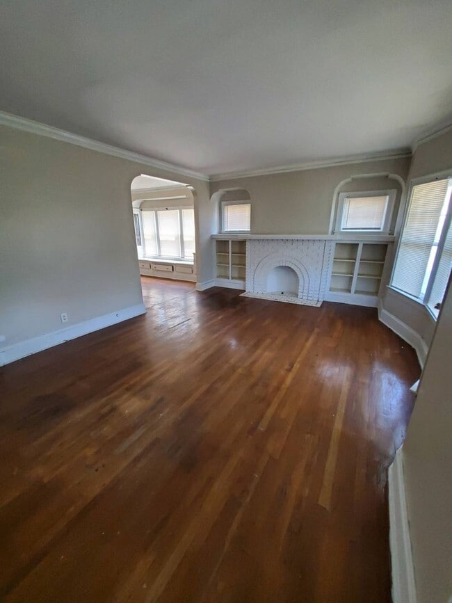 Building Photo - 3277 E 146th St