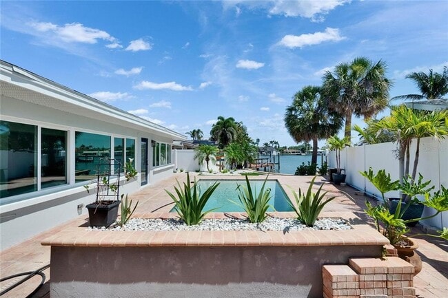 Building Photo - 1492 Sea Gull Dr S