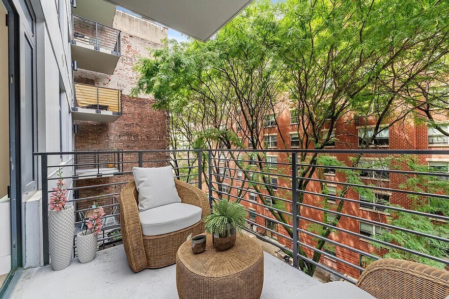 Building Photo - 63 Pitt St