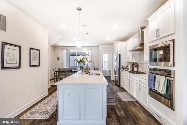 Building Photo - 2335 Water Promenade Ave