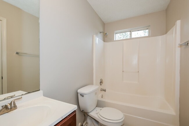 Building Photo - 458 Old Tree Dr