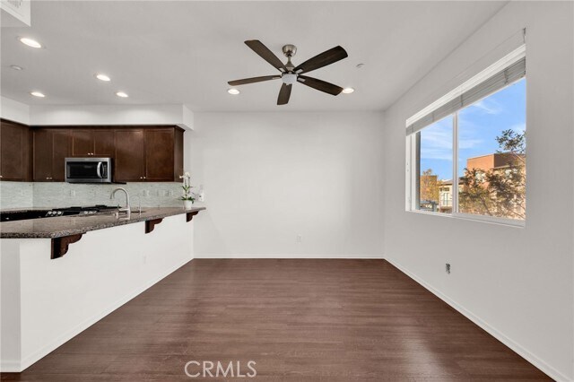 Building Photo - 5450 Strand