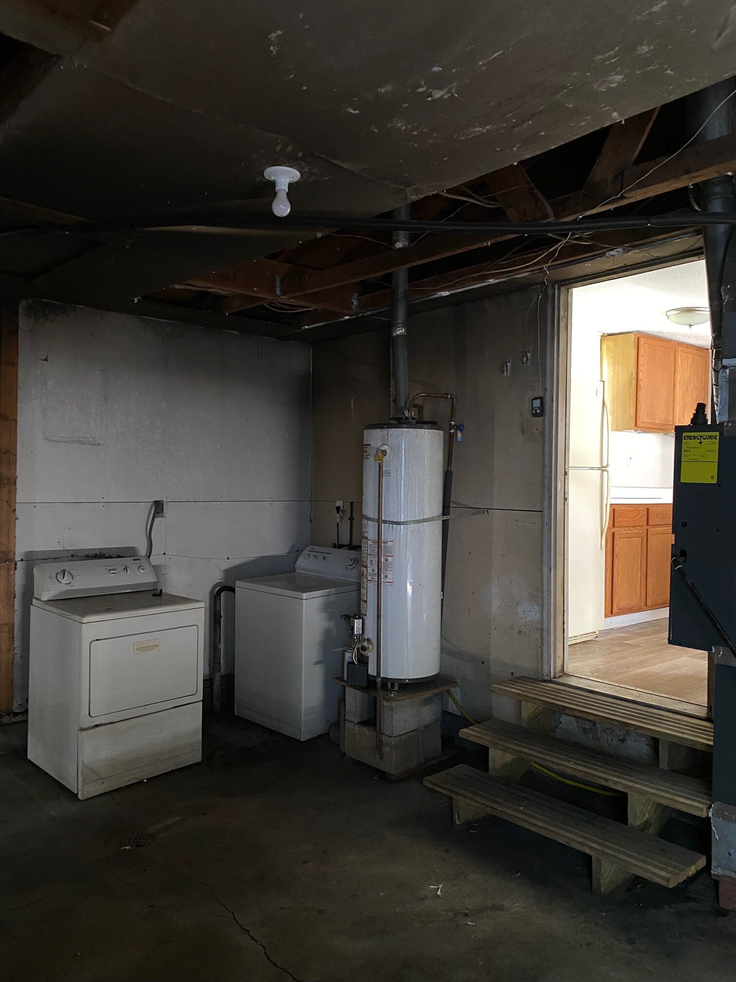Washer and Dryer included - 822 S Woodland Ave