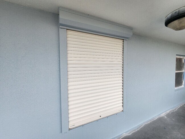 Building Photo - Beautiful Ocean Walk Condo Available April 10, 2026