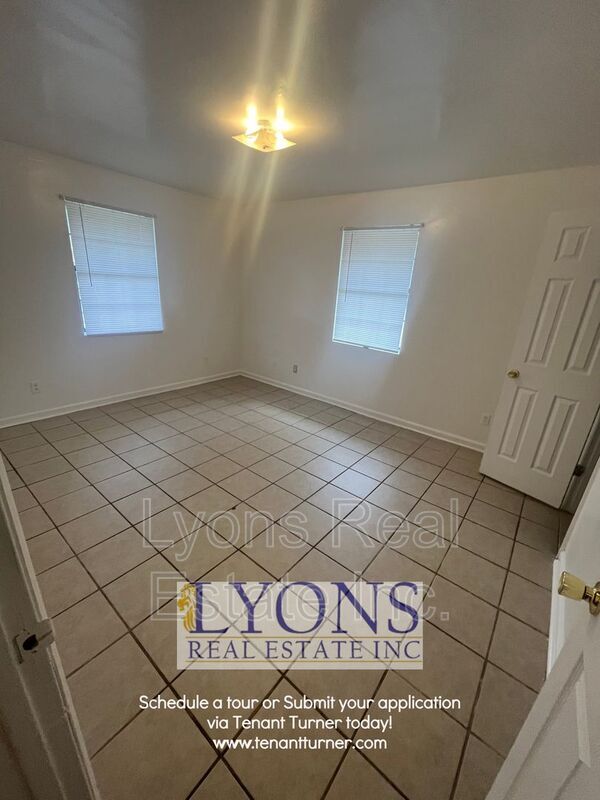 Building Photo - 1100 S Gordon Ave