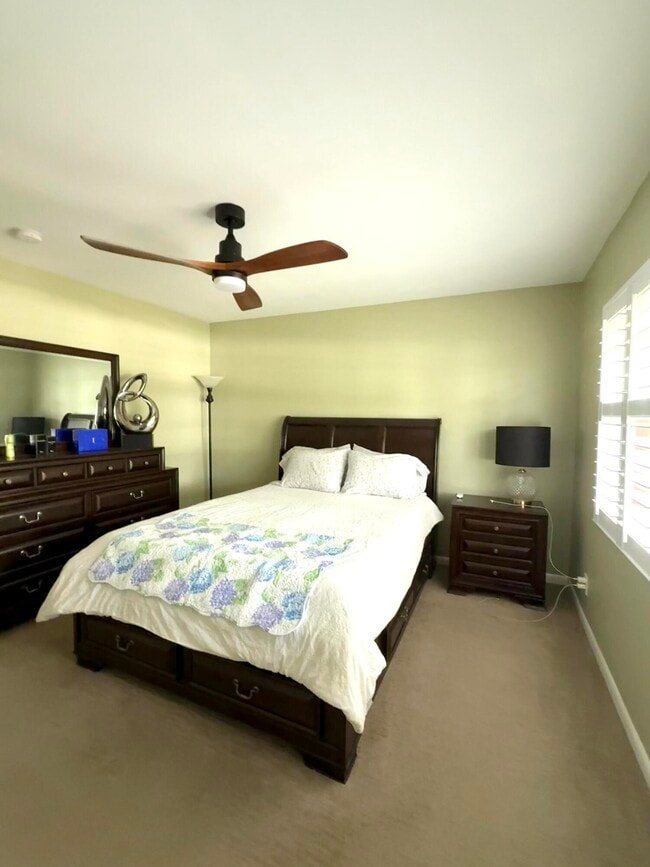 Building Photo - 409 N Cypress Dr