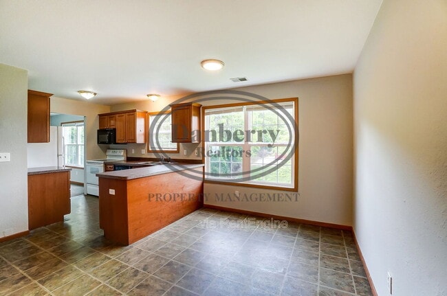 Building Photo - 1103 N Byrne Rd