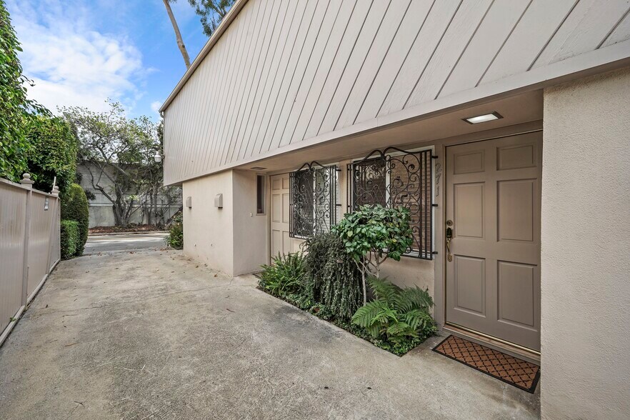 Entrance - 271 S Church Ln