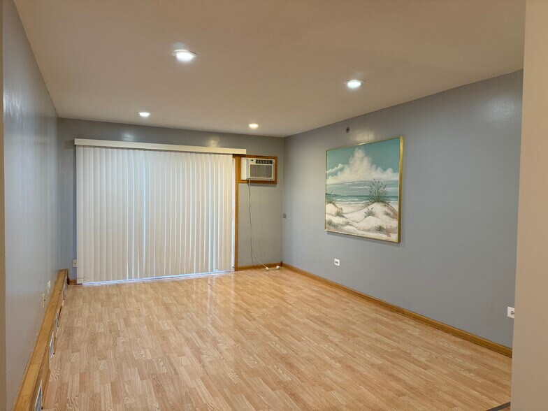 Building Photo - 10275 86th Terrace