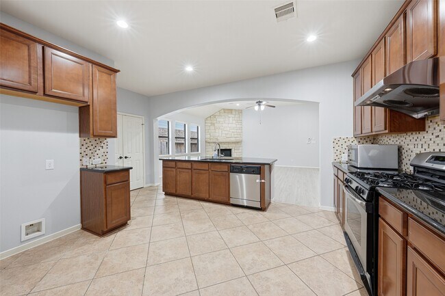 Building Photo - 24039 Via Renata Dr