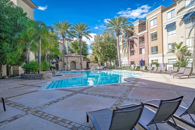 Building Photo - COMING SOON! 1 Bedroom Condo for Rent in the Madisons!