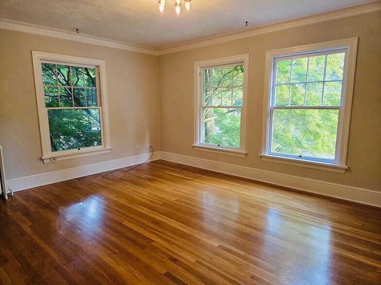 Living Room overlooking Wright Park - 720 6th Ave