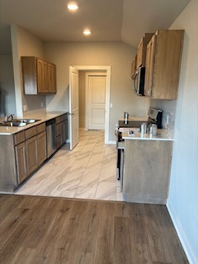 Building Photo - 2312 SE 92nd Terrace