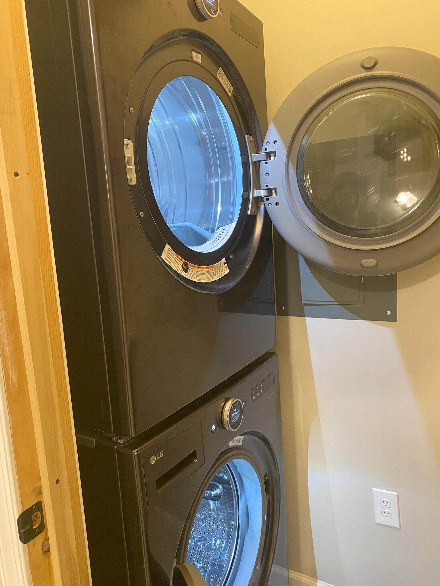 Building Photo - 46628 Drysdale Ter