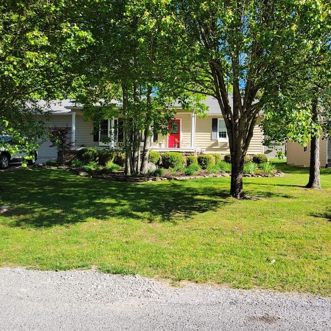 Building Photo - 110 Hilton Ln