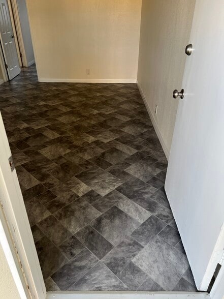 Building Photo - 2324 E Commonwealth Ave