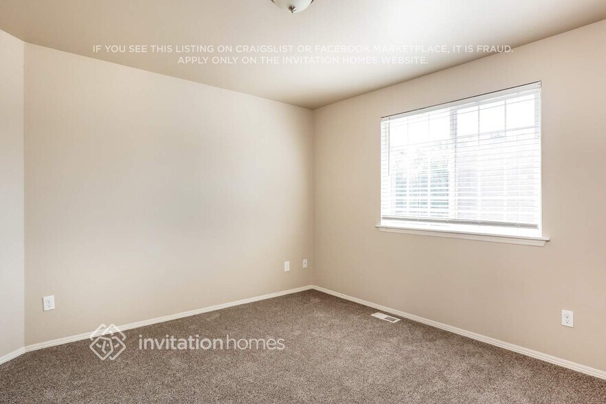 Building Photo - 13021 42nd Ave SE