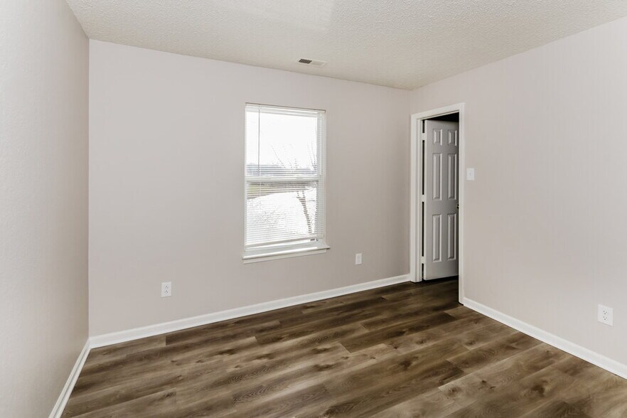 Building Photo - 2027 Odell St