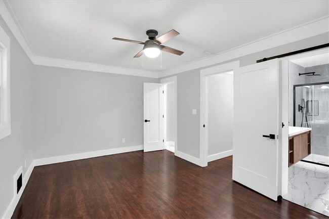 Building Photo - 2271 Cresta Dr