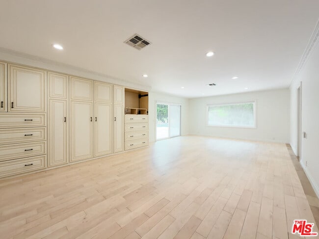 Building Photo - 1094 Garden Ln