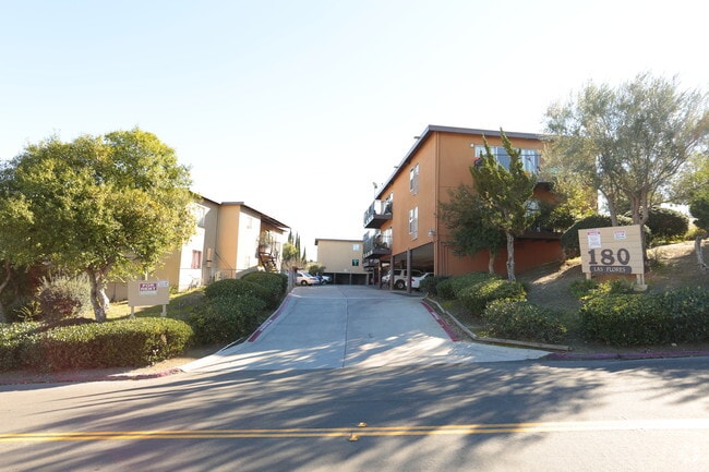 Building Photo - 180 Las Flores Dr