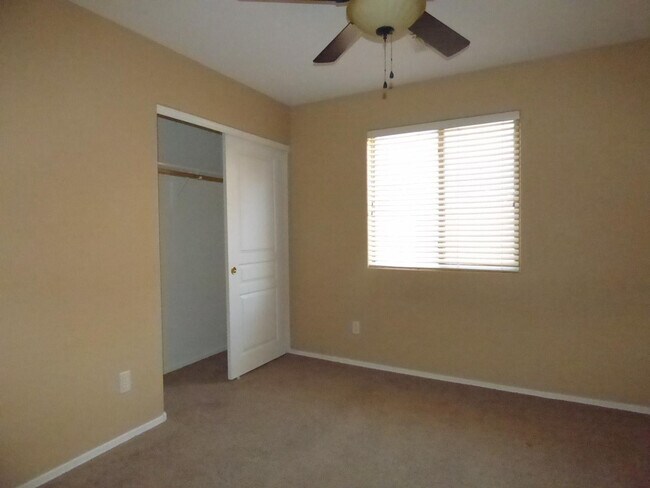 Building Photo - 14082 W Rosewood Dr
