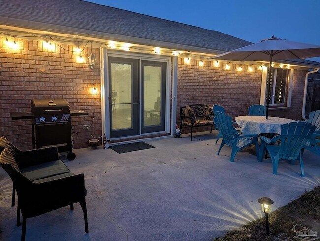 Building Photo - 4009 Shorewood Dr