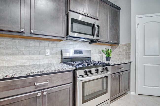 Building Photo - 23819 Padova Gardens Dr