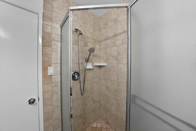 Building Photo - 75 Glendora Ave