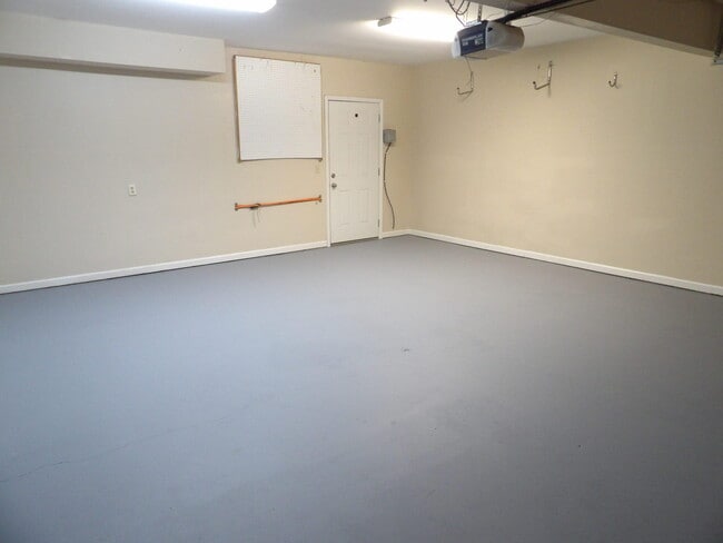 Building Photo - 107 Shannon Ln