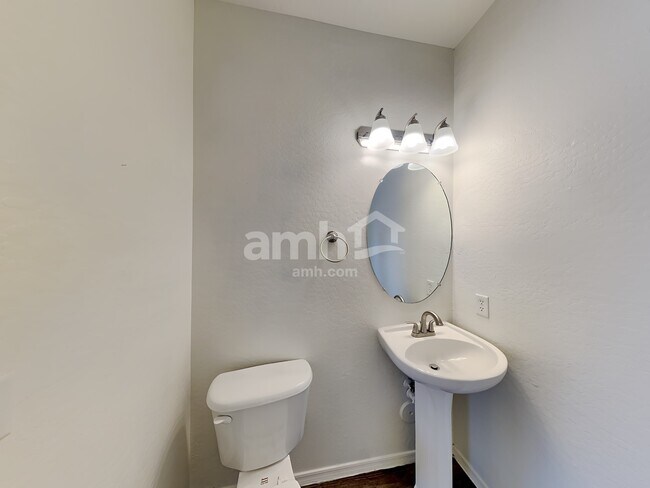 Building Photo - 16864 W Tasha Dr