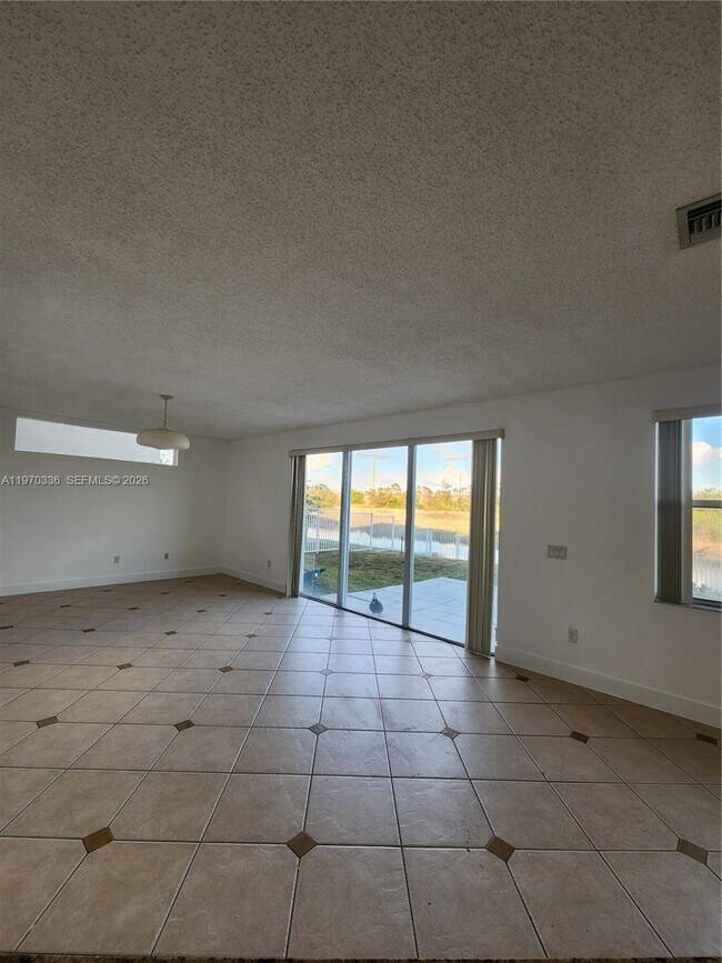 Building Photo - 5085 SW 155th Ave