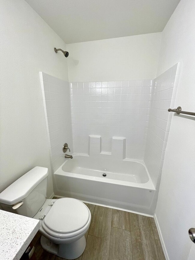 Building Photo - Great 2 Bedroom, 2 Bathroom Home!