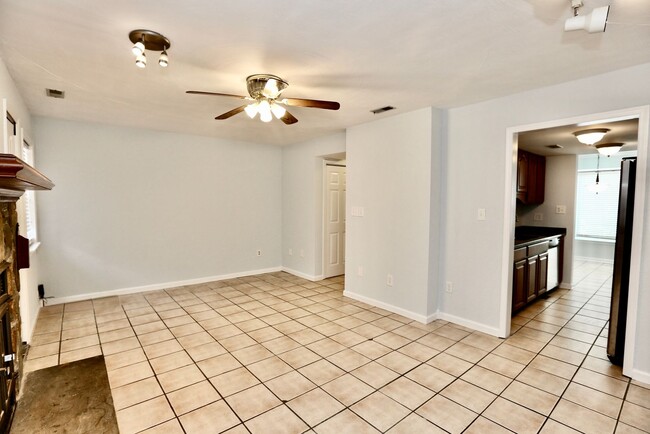 Building Photo - Upgraded Condo at Chic's beach!! Updated K...