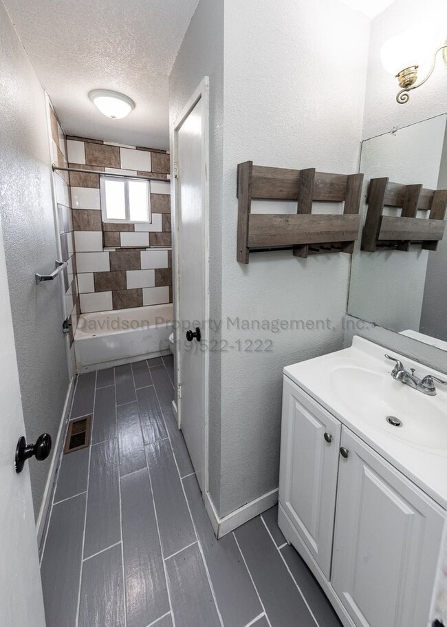 Building Photo - Cozy 3 Bedroom House in Southeast Colorado...